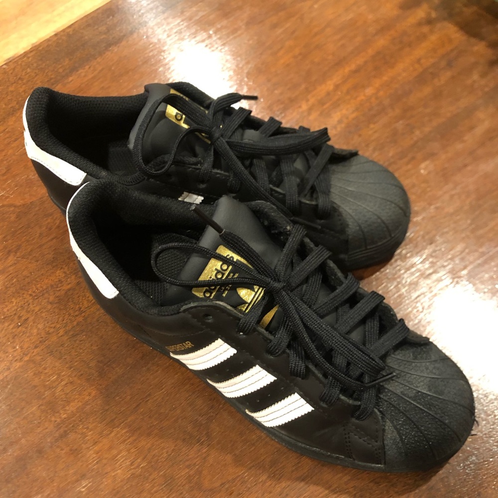 Adidas Superstar Shoes. W 6.5